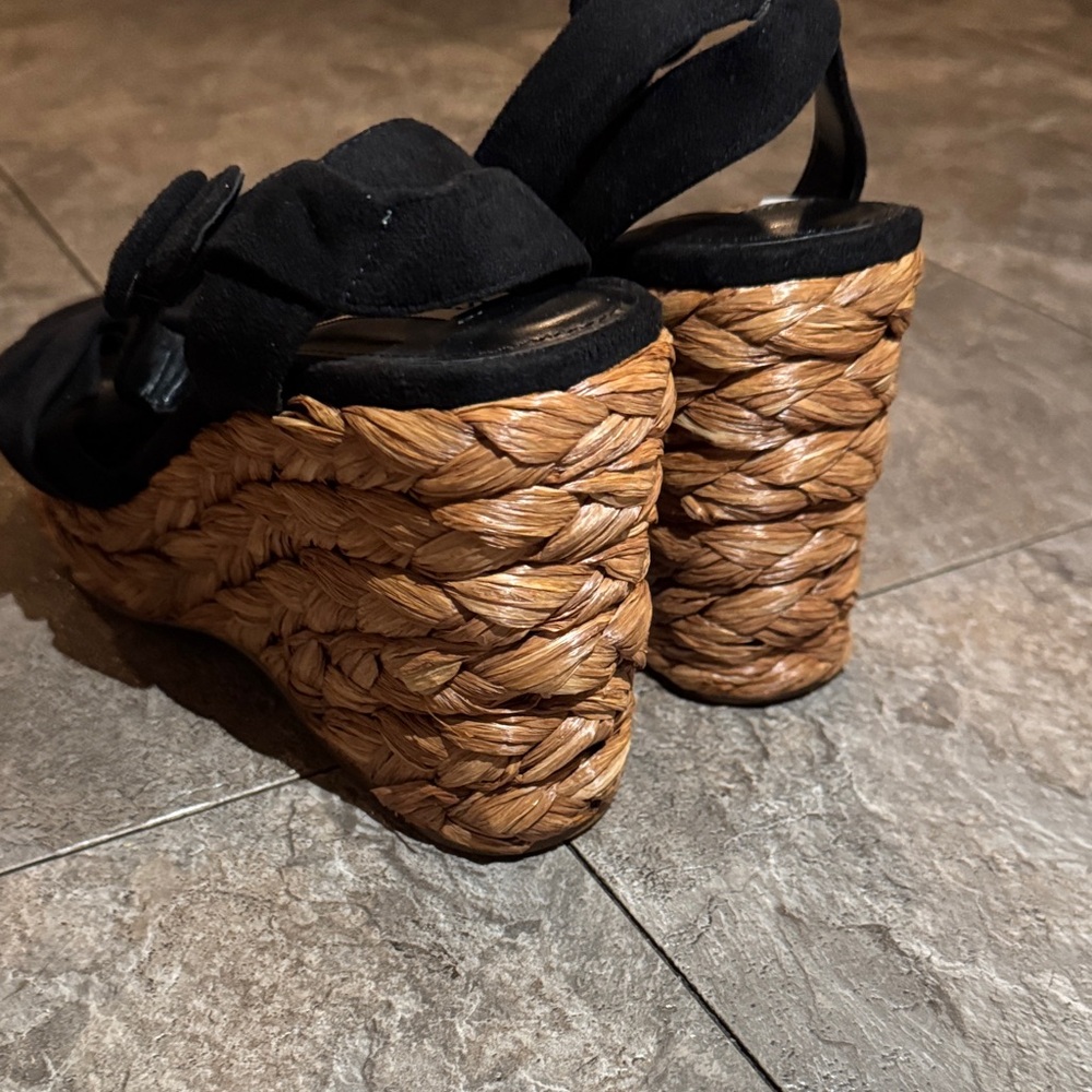 Steve Madden Black and Brown Woven Wedges